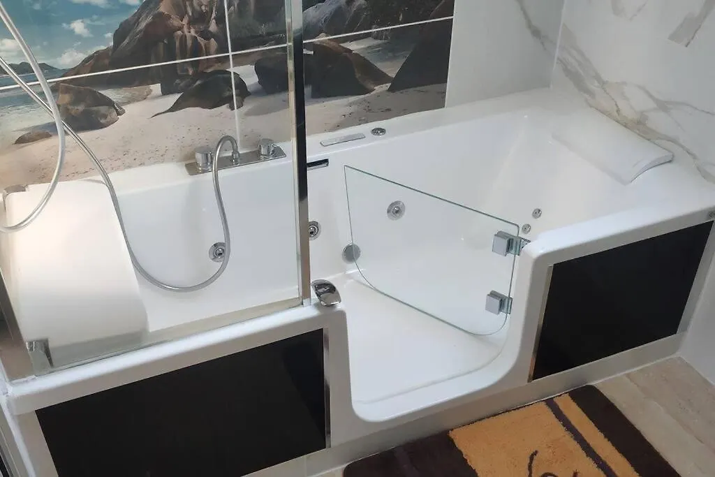 Apartment Appart. T2 De Luxe +Jacuzzi, Vue Mer Et Cote Plage Le Gosier