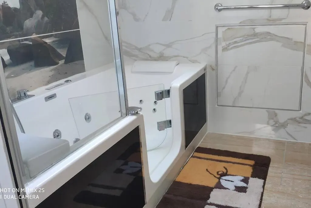 Appart. T2 De Luxe +Jacuzzi, Vue Mer Et Cote Plage Le Gosier  0*, Le Gosier (Grande-Terre) Guadeloupe